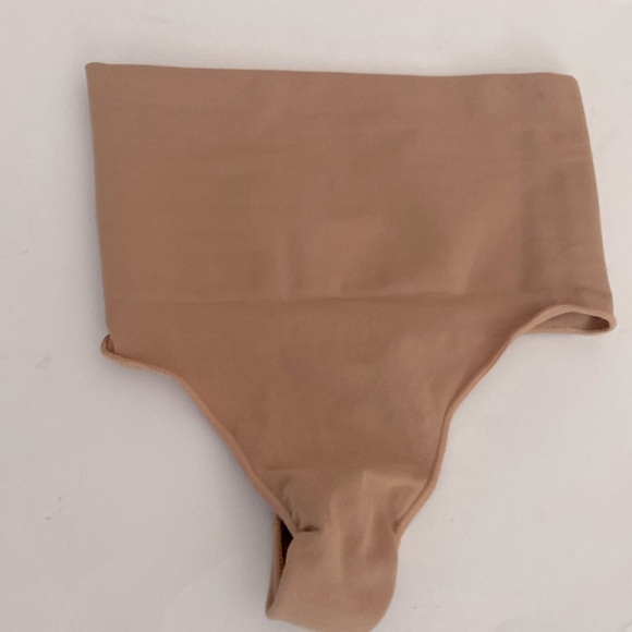 (B10) NEW SKIMS core control mid-waisted thong, color Sienna, Size S/M, NWOT - Picture 8 of 8